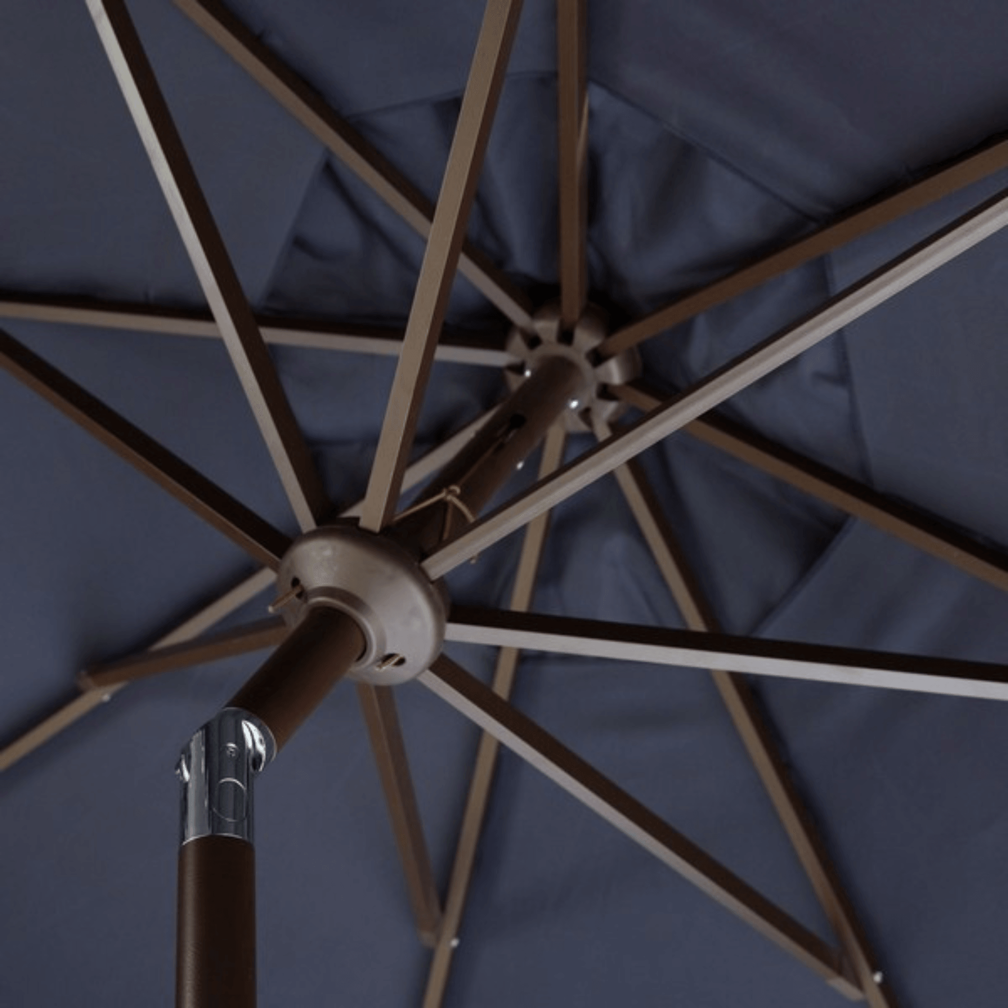 11 Foot Crank Umbrella With Scalloped Edge in Navy – The Well Appointed House 11 Foot Crank Umbrella With Scalloped Edge in Navy – The Well Appointed House