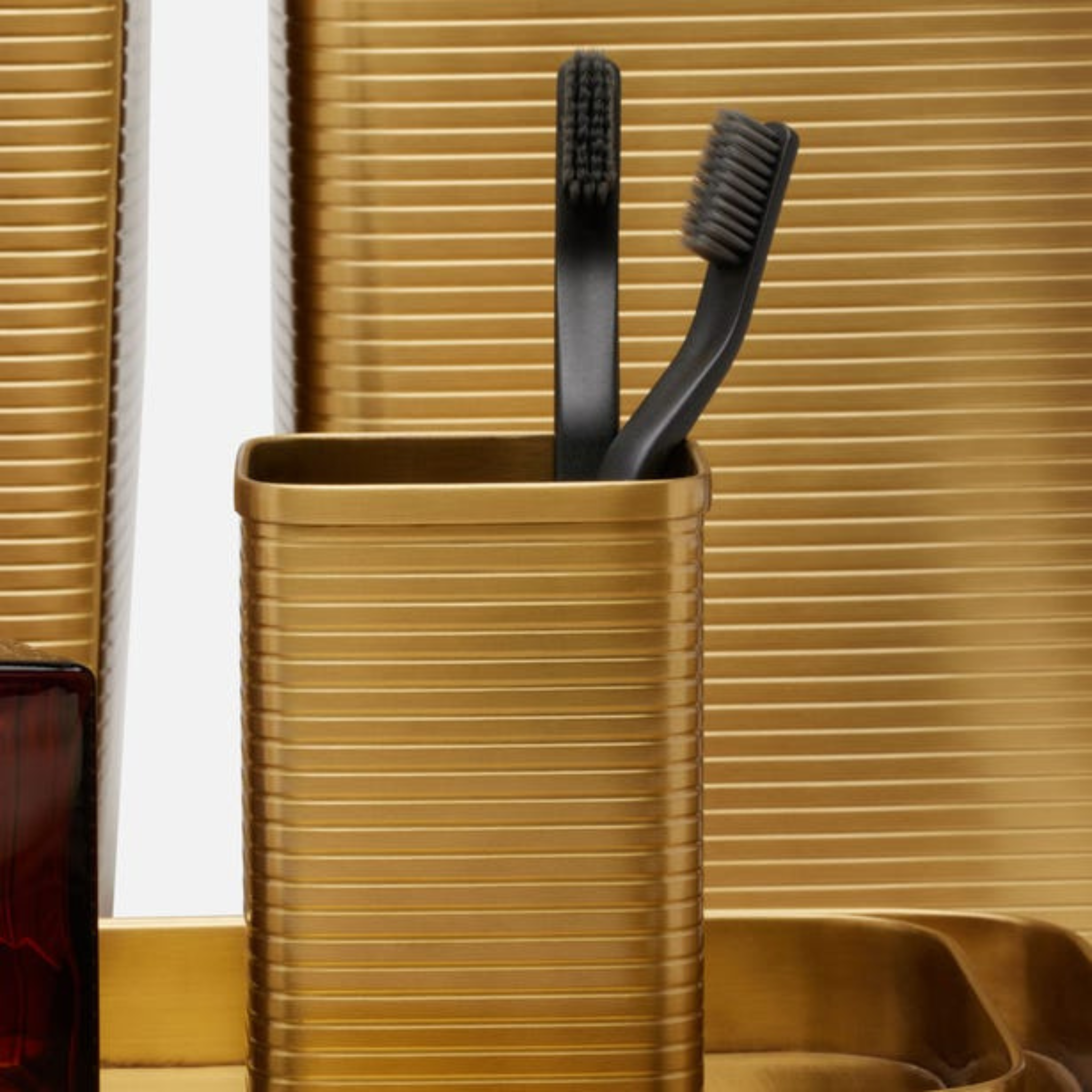 Adelaide Matte Gold Toothbrush Holder – The Well Appointed House