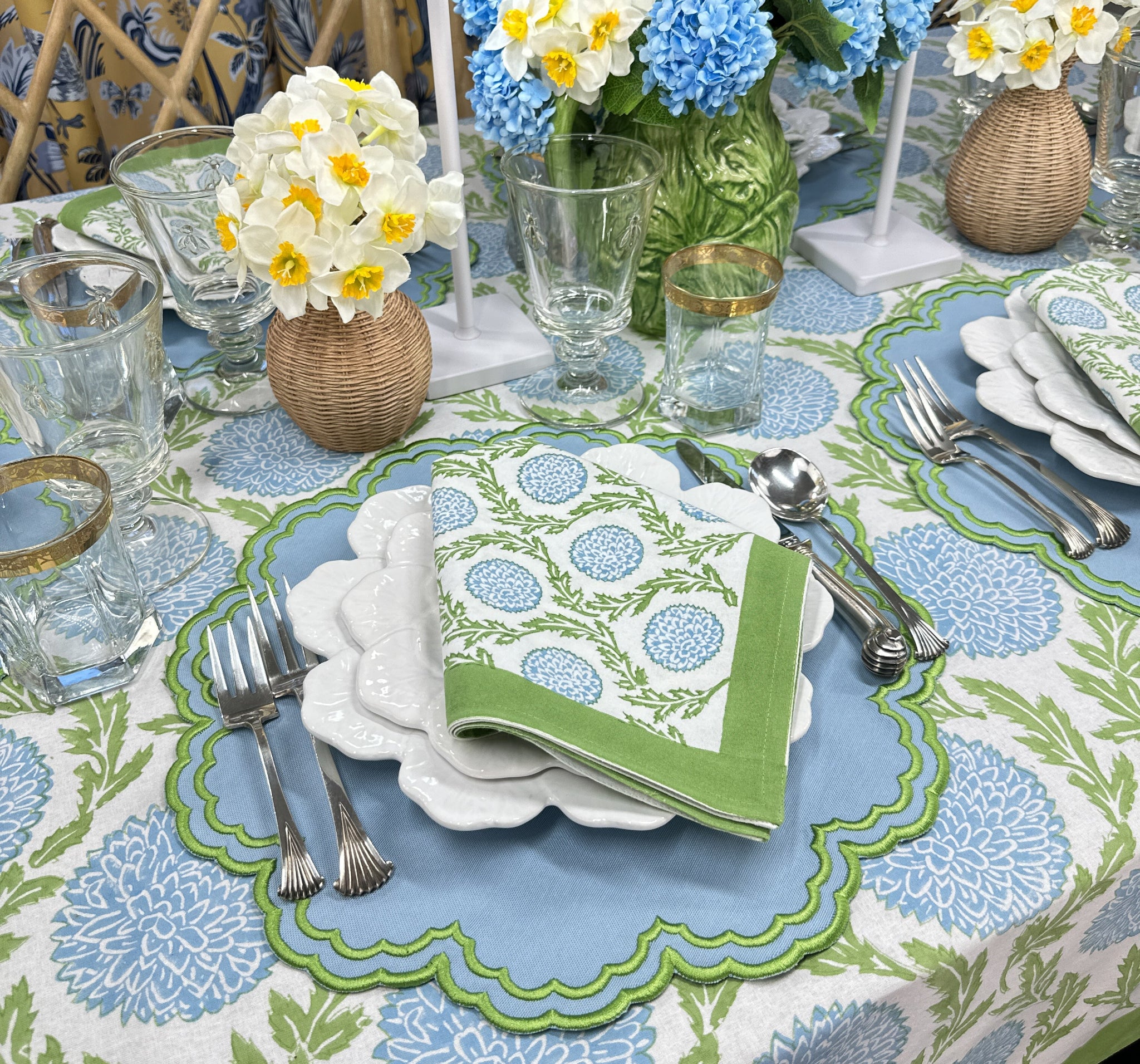 Service thé vintage porcelaine blanc fleurs roses - Ressourcerie