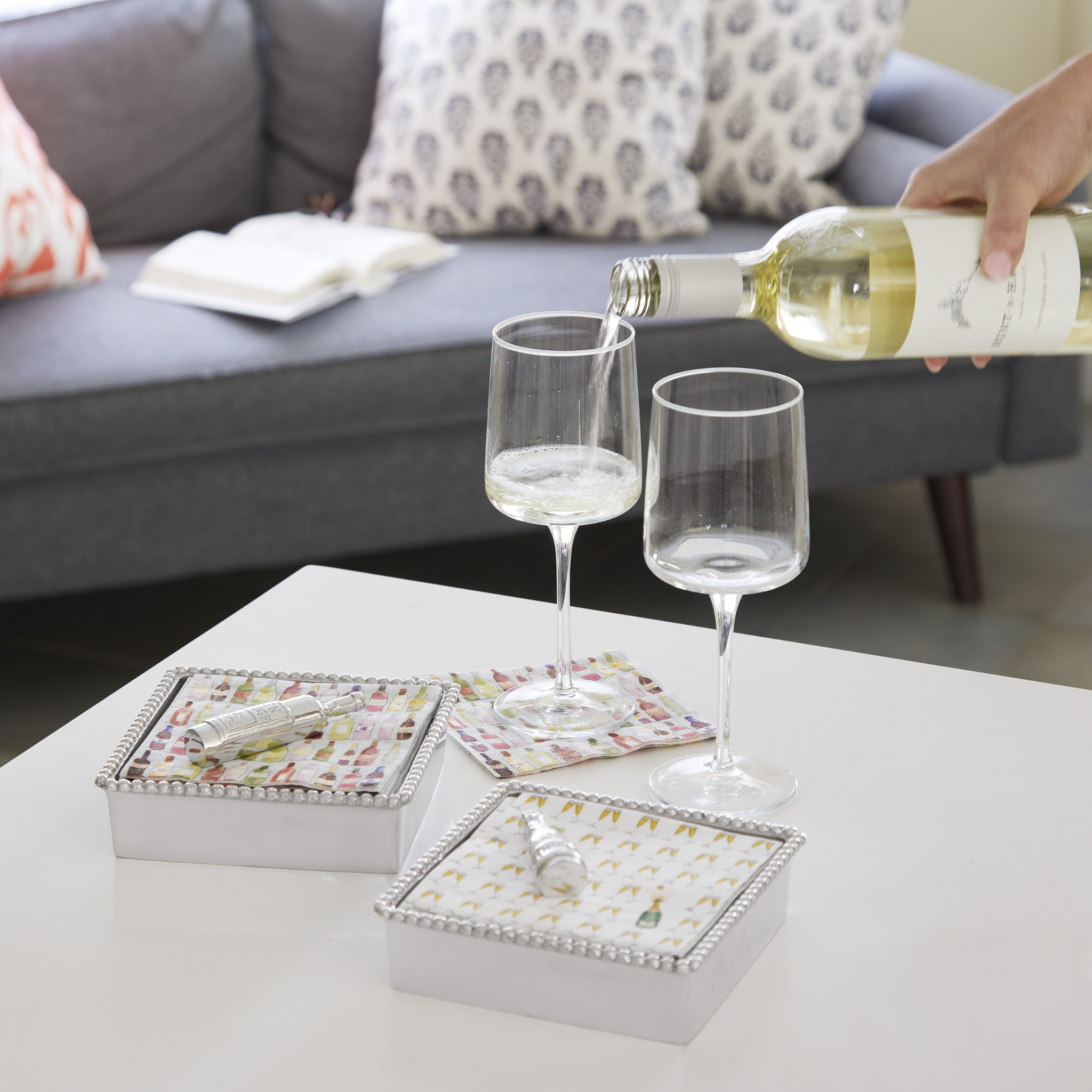 Fine Line Clear with White Rim Wine Glass Set of 4 | Mariposa