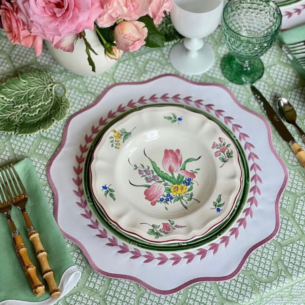 Scalloped Square Table Linen, Garden Green - The Well Appointed House