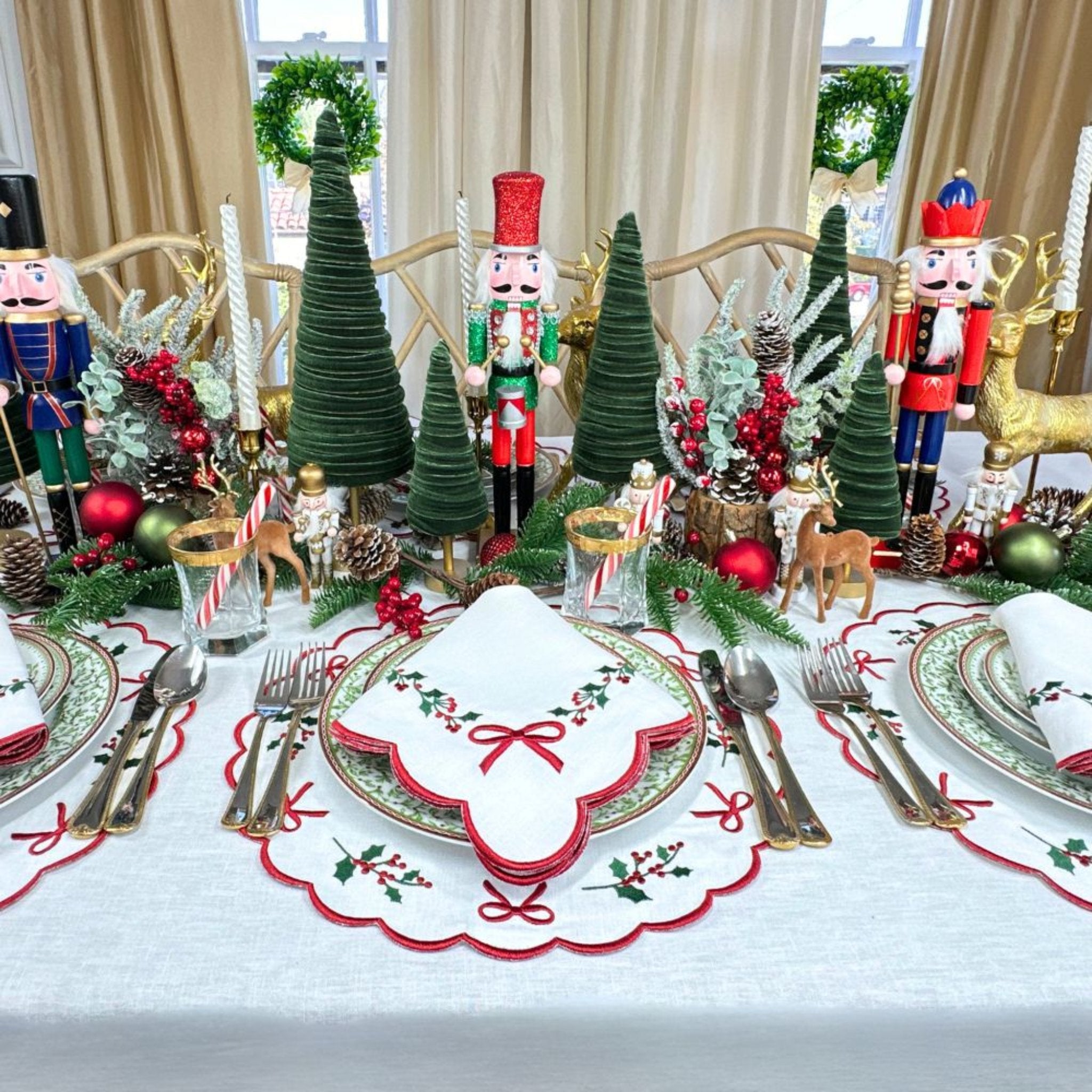 Studio Collection: Holly Bows Placemat Set of 4 The Well Appointed