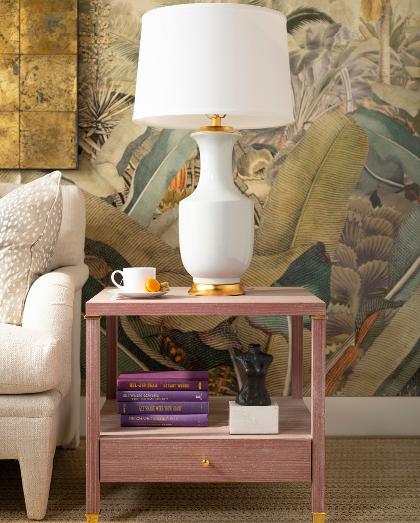 Our collection of Side & Accent tables dress up any space with chic silhouettes and timelines materials.
