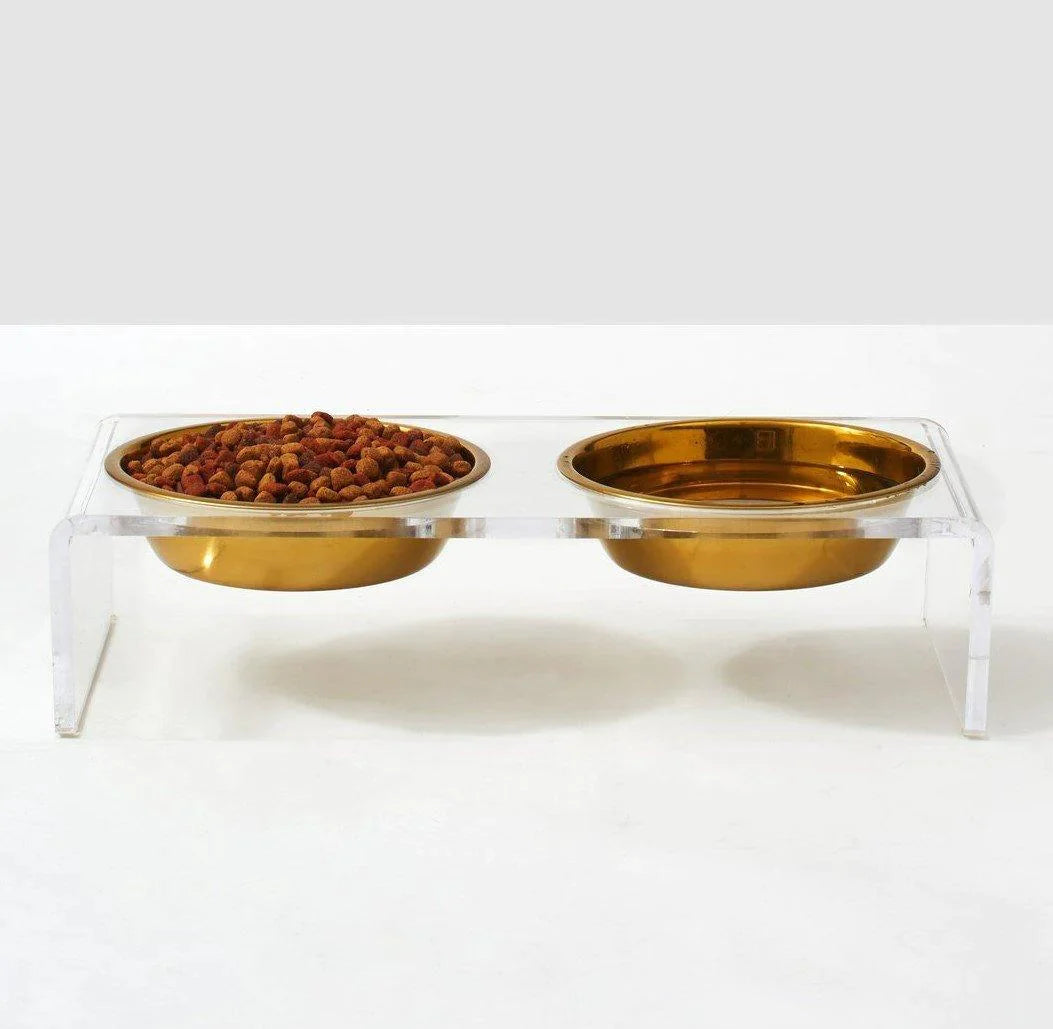 https://www.wellappointedhouse.com/cdn/shop/files/large-clear-double-dog-bowl-feeder-with-gold-bowls-pet-accessories-the-well-appointed-house-4_662b3c26-5607-46c8-8d95-f45c04a15f99.webp?v=1691683628
