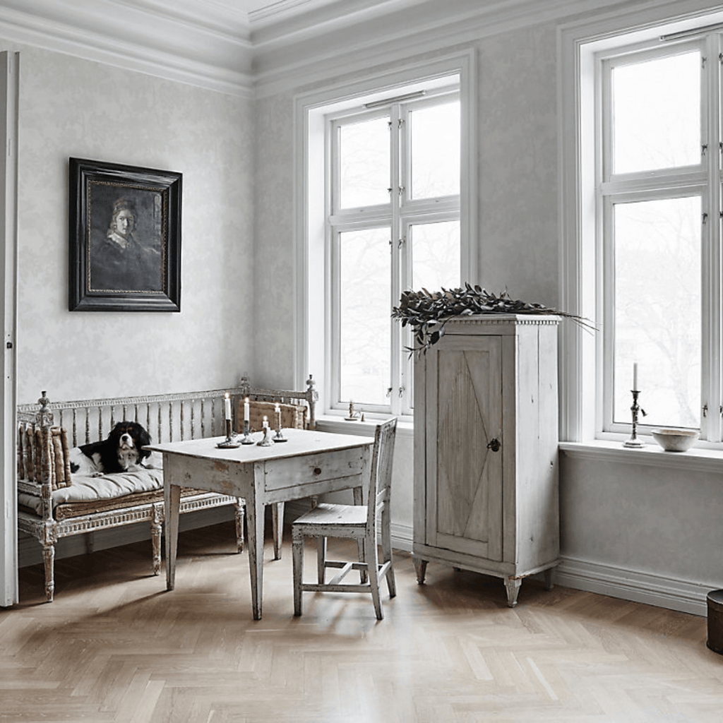 Scalamandre Raphael White Wallpaper – The Well Appointed House