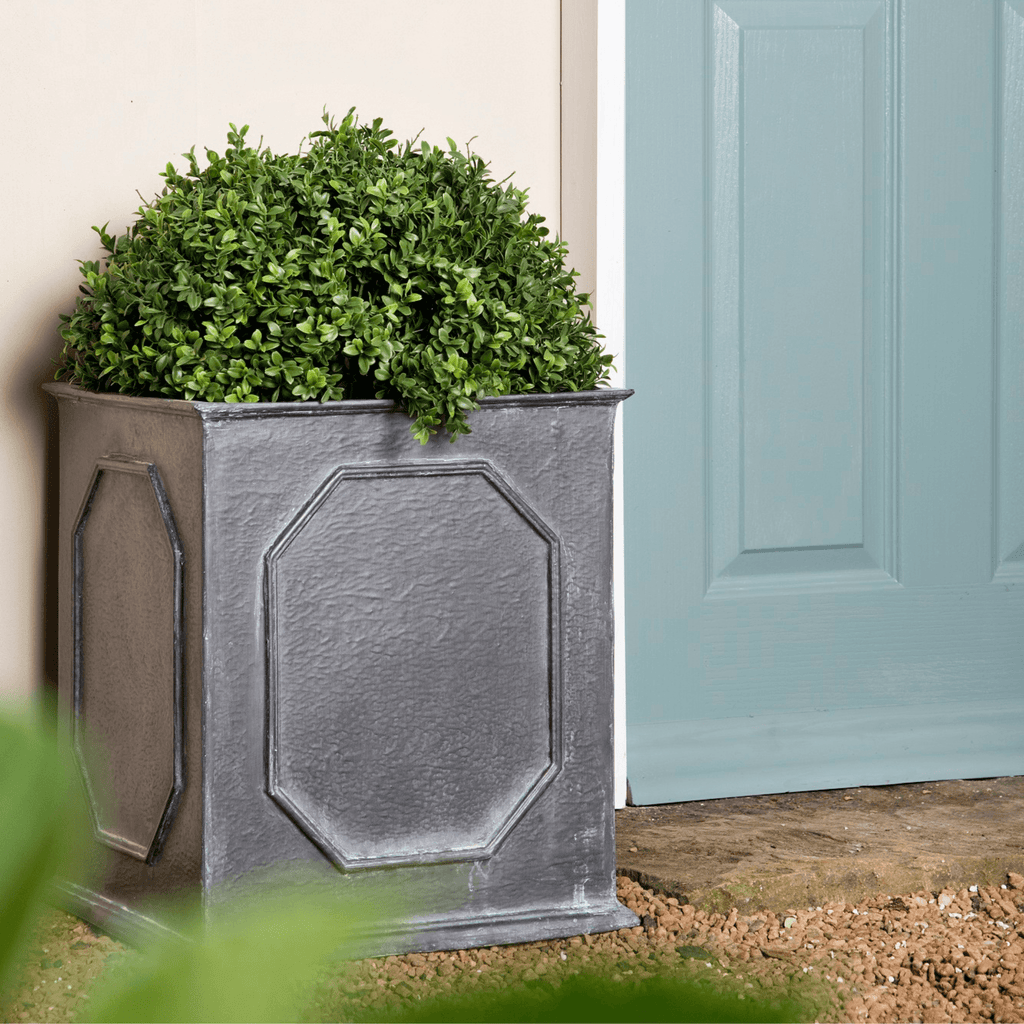 William Traditional Garden Planter - Outdoor Planters - The Well Appointed House