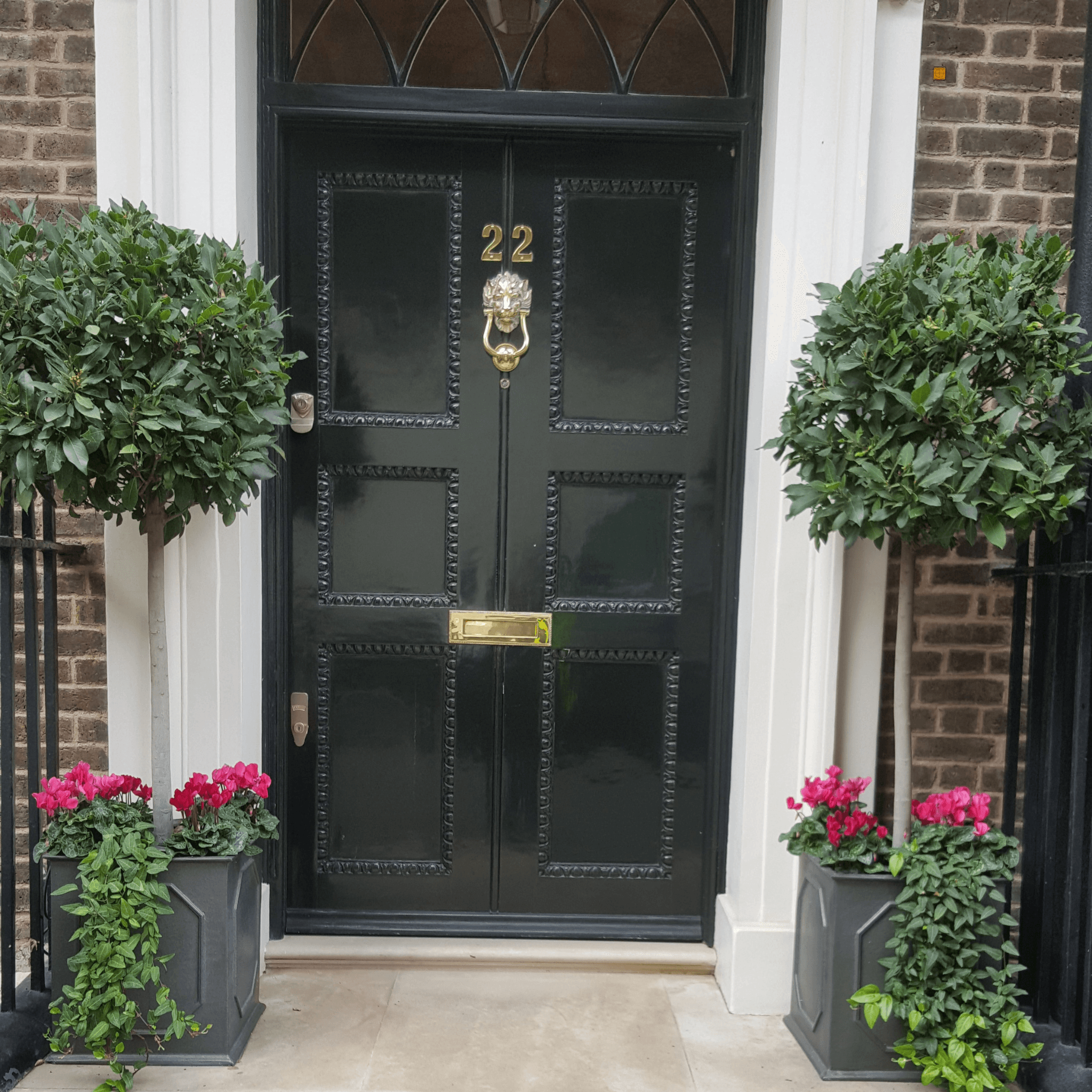 house & garden est 1901 planter William Traditional Garden Planter