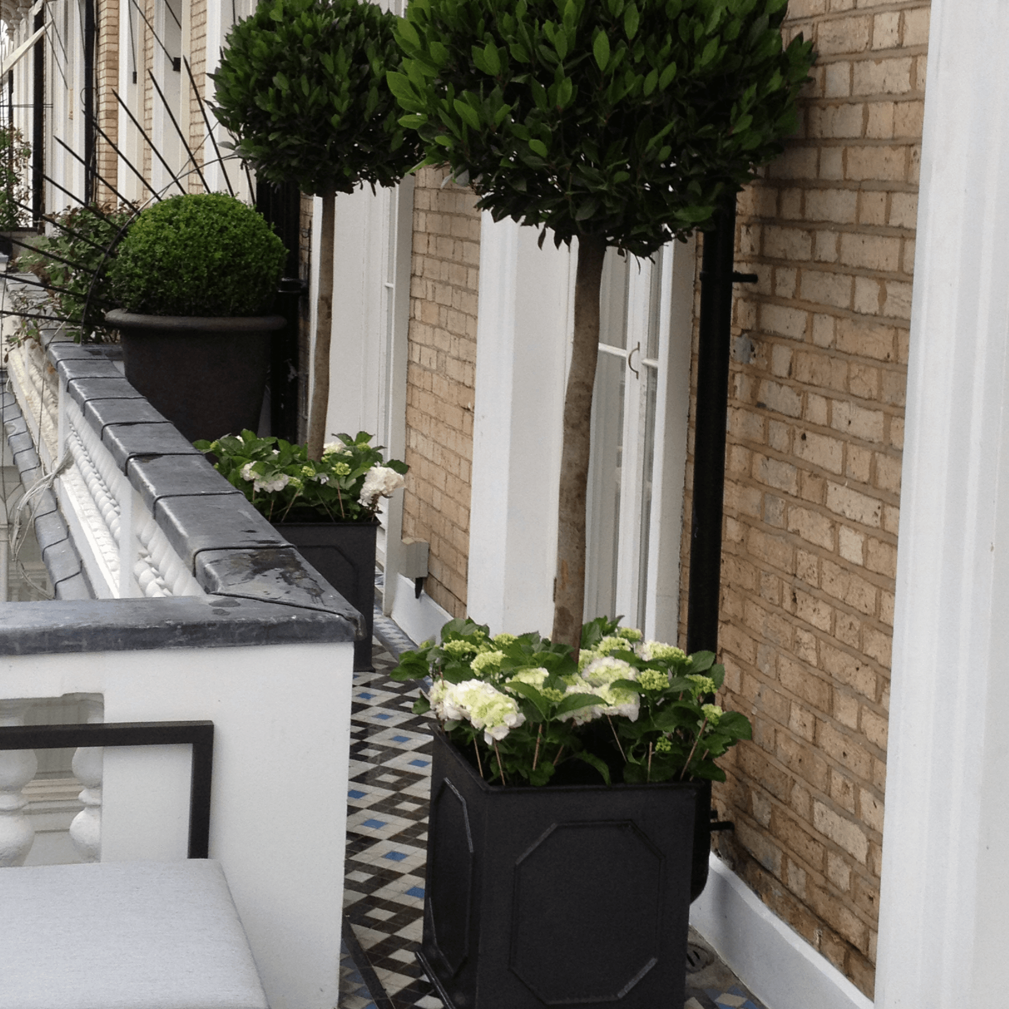 house and garden outdoor est 1901 planter William Traditional Garden Planter
